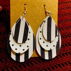 Leather earrings.